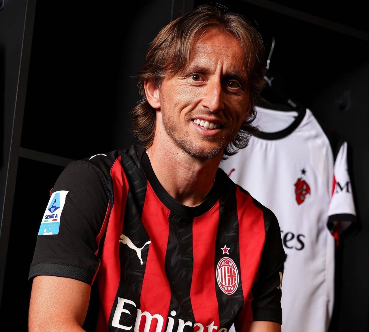 曼城瓜帅战术调整成功击败托特纳姆