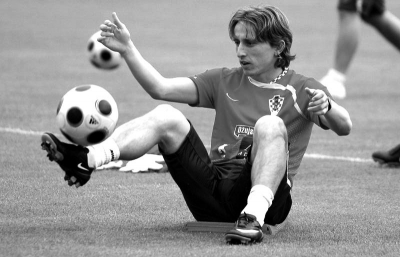 状态回暖！哈登全场投篮24中11，砍下27分4板9助3断