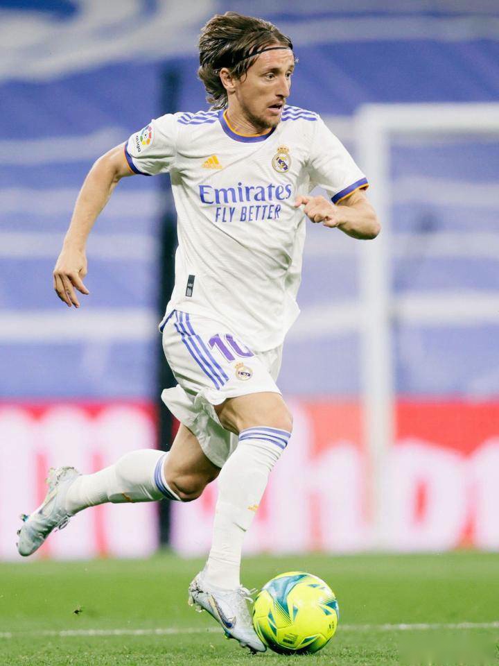 太阳报：利物浦旧将迪乌夫因拒付子女抚养费，正面临入狱风险