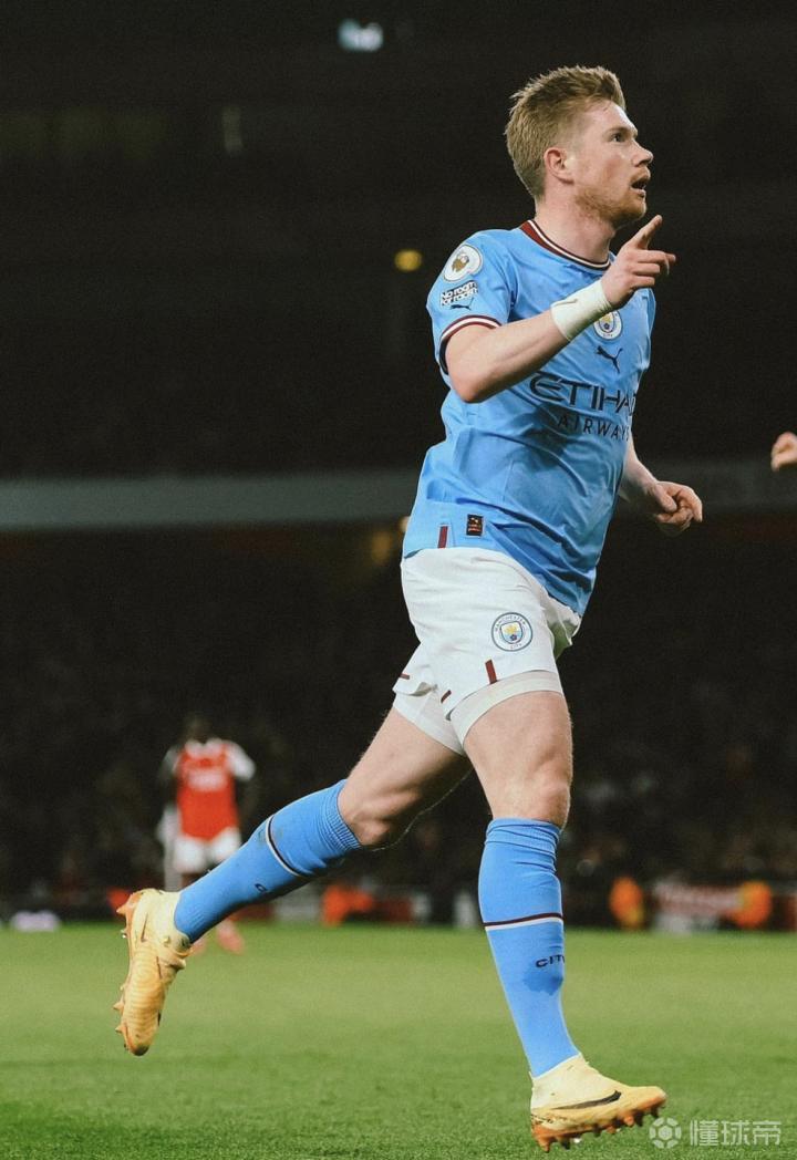 足球报曝中超某俱乐部欠税过亿，评论区画风突变：先查查调节费去哪了